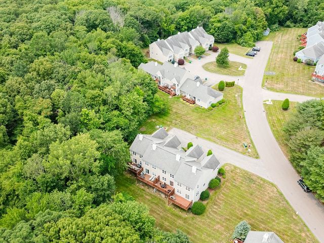 703 Brookhaven Ln 703, Woonsocket, RI 02895