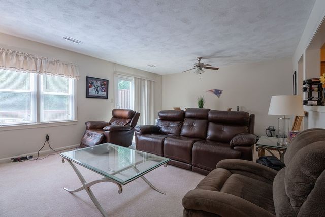 703 Brookhaven Ln 703, Woonsocket, RI 02895