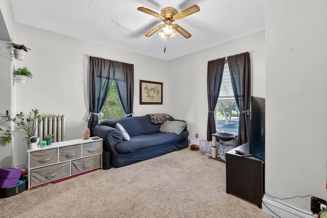807 Farragut Place, Joliet, IL 60435
