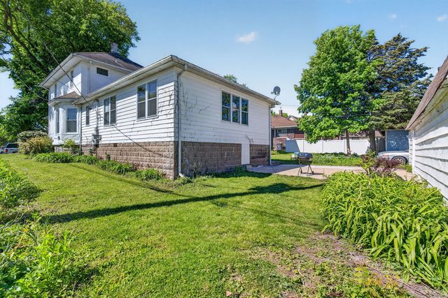 807 Farragut Place, Joliet, IL 60435