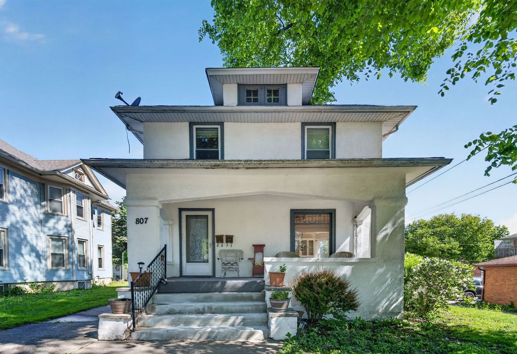 807 Farragut Place, Joliet, IL 60435