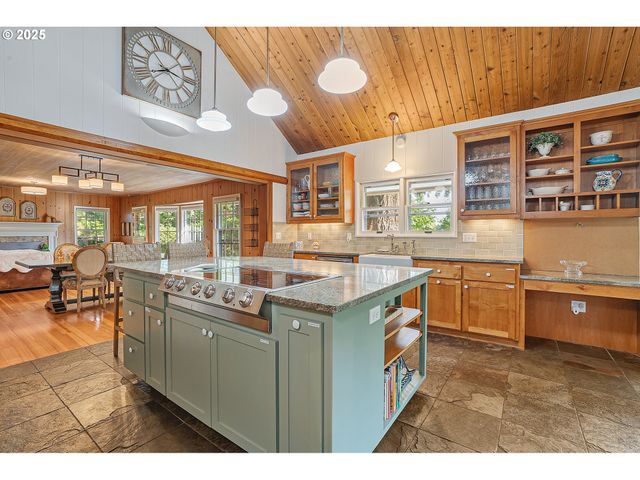 33150 Ne WILSONVILLE Rd, Newberg, OR 97132