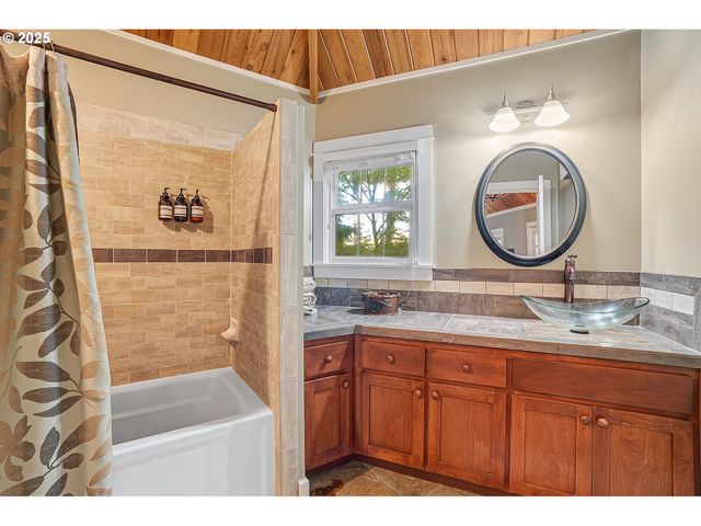 33150 Ne WILSONVILLE Rd, Newberg, OR 97132