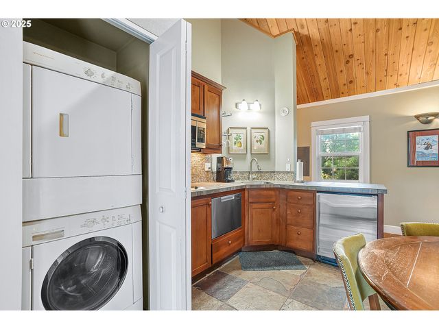 33150 Ne WILSONVILLE Rd, Newberg, OR 97132