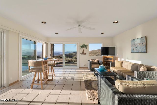 2147 Mccrea Road, Thousand Oaks, CA 91362