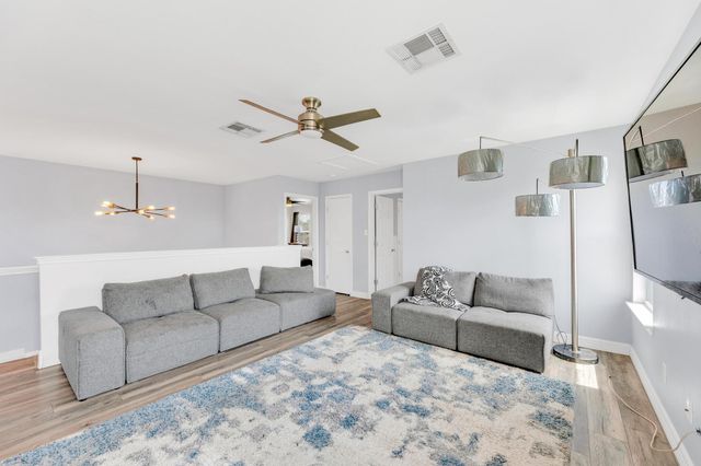 18400 Sun Haven CV, Elgin, TX 78621