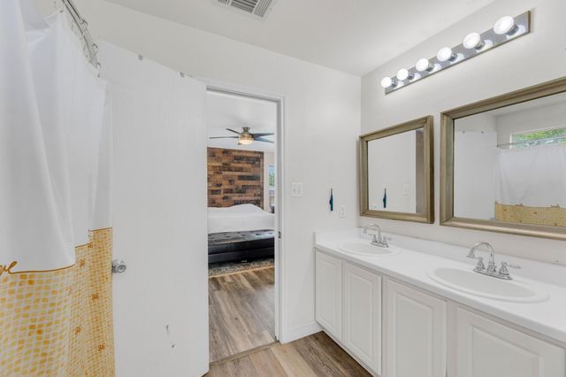 18400 Sun Haven CV, Elgin, TX 78621