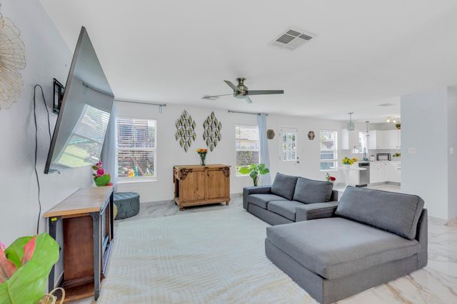 18400 Sun Haven CV, Elgin, TX 78621