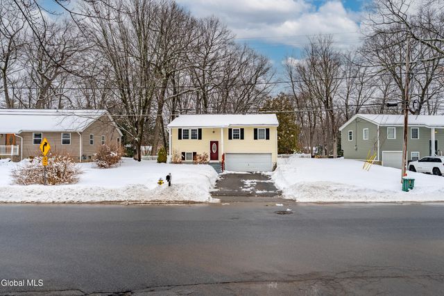 48 Hathorn Boulevard, Saratoga Springs, NY 12866