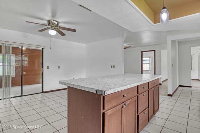178 Cinnamon Lake Circle, Melbourne, FL 32901