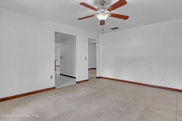 178 Cinnamon Lake Circle, Melbourne, FL 32901