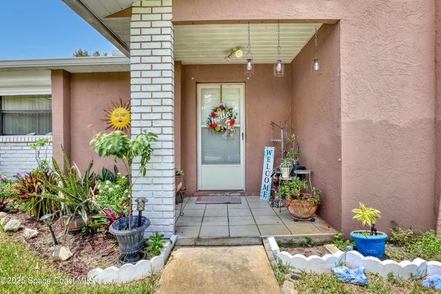 178 Cinnamon Lake Circle, Melbourne, FL 32901