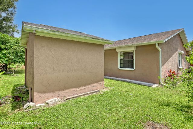 178 Cinnamon Lake Circle, Melbourne, FL 32901