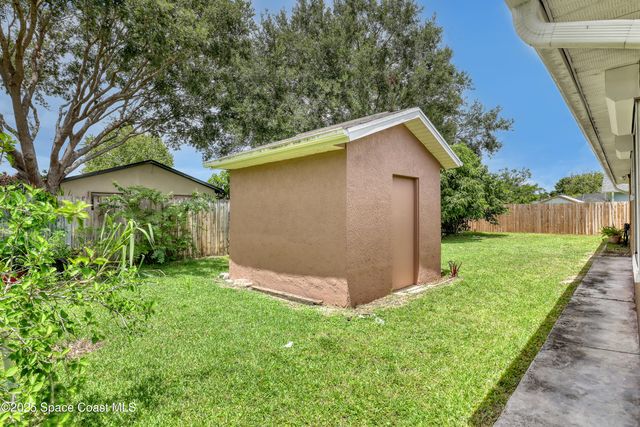 178 Cinnamon Lake Circle, Melbourne, FL 32901
