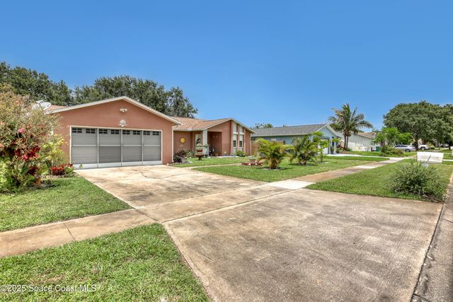 178 Cinnamon Lake Circle, Melbourne, FL 32901