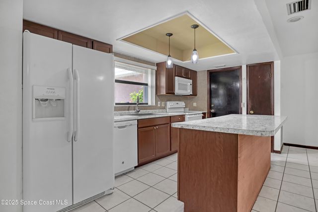 178 Cinnamon Lake Circle, Melbourne, FL 32901