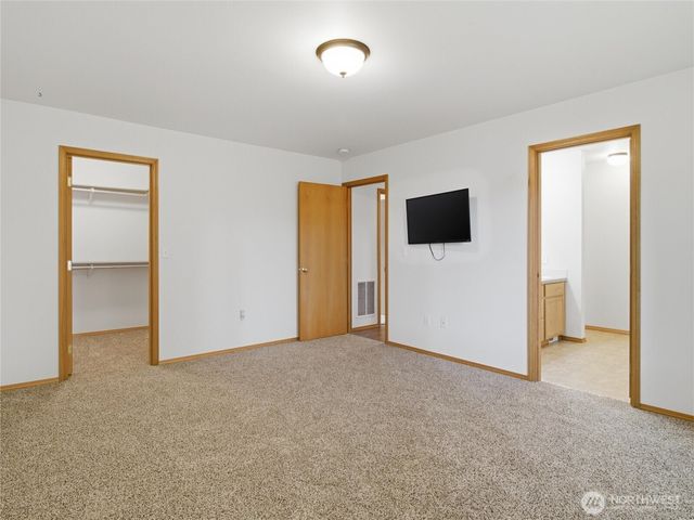 6740 Kirsop Village Drive SW, Olympia, WA 98512