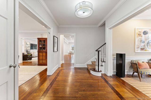 326 Heathcote Road, Scarsdale, NY 10583