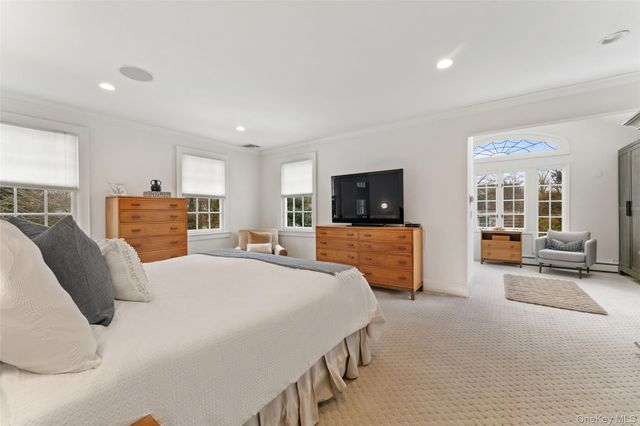 326 Heathcote Road, Scarsdale, NY 10583