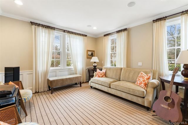 326 Heathcote Road, Scarsdale, NY 10583