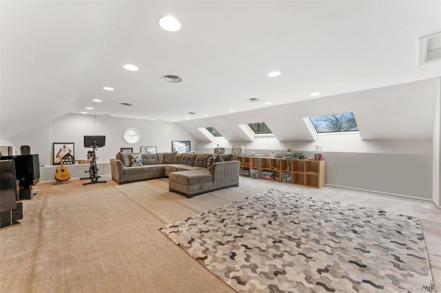 326 Heathcote Road, Scarsdale, NY 10583