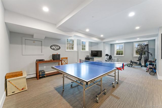 326 Heathcote Road, Scarsdale, NY 10583