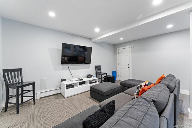 326 Heathcote Road, Scarsdale, NY 10583