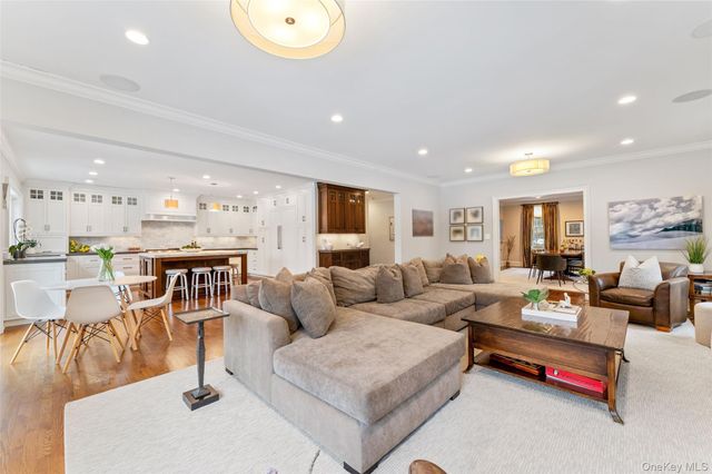 326 Heathcote Road, Scarsdale, NY 10583