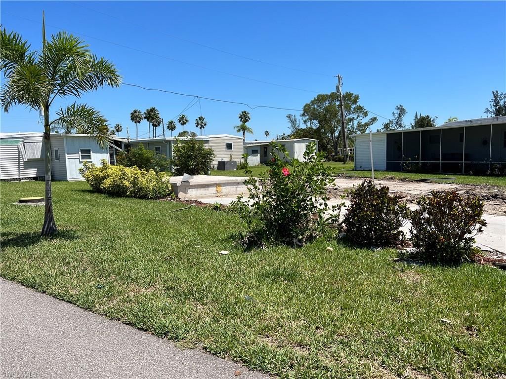 122 Shoreland DR, FORT MYERS, FL 33905 — photo 2