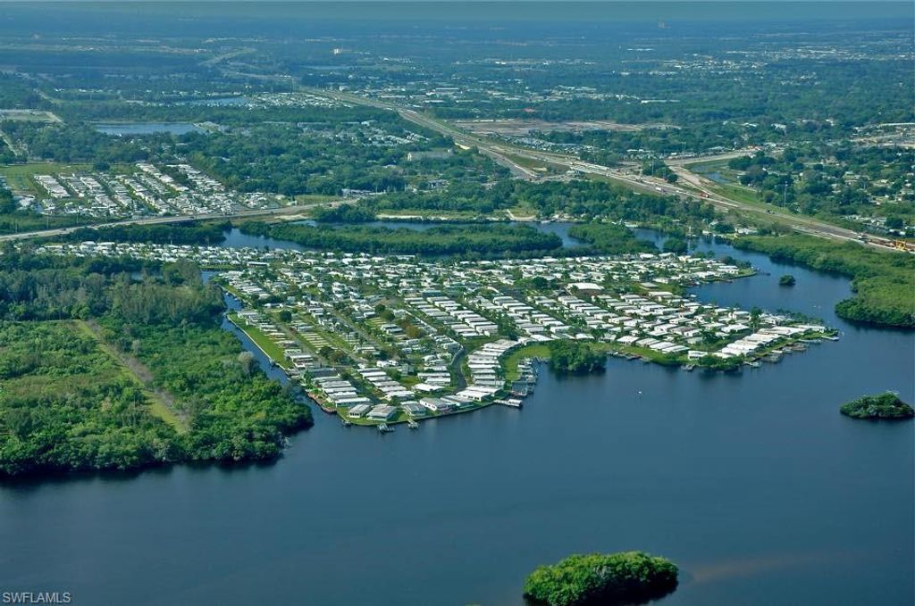 122 Shoreland DR, FORT MYERS, FL 33905 — photo 3