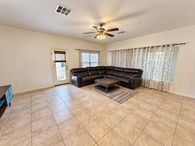 311 Sycamore ST, Georgetown, TX 78633