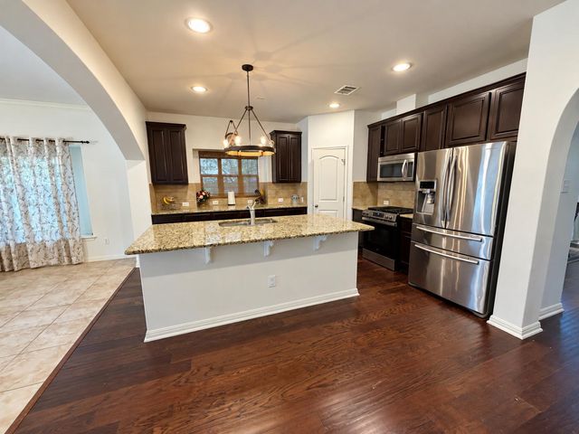 311 Sycamore ST, Georgetown, TX 78633