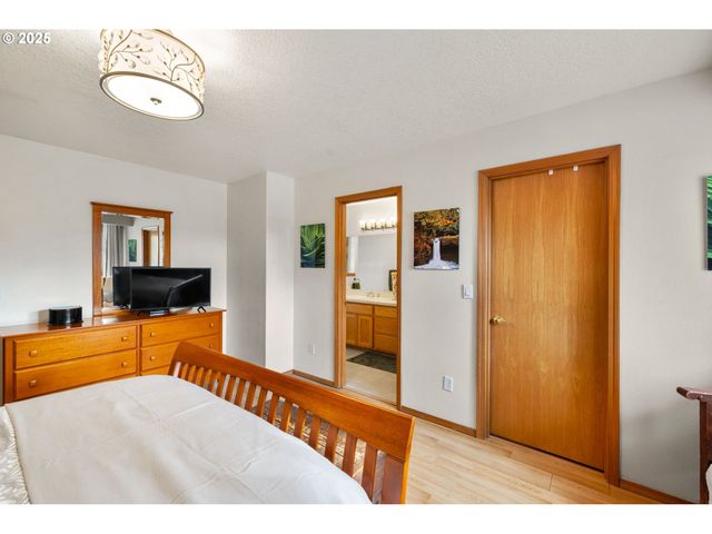 1021 Sw 24TH St, Troutdale, OR 97060