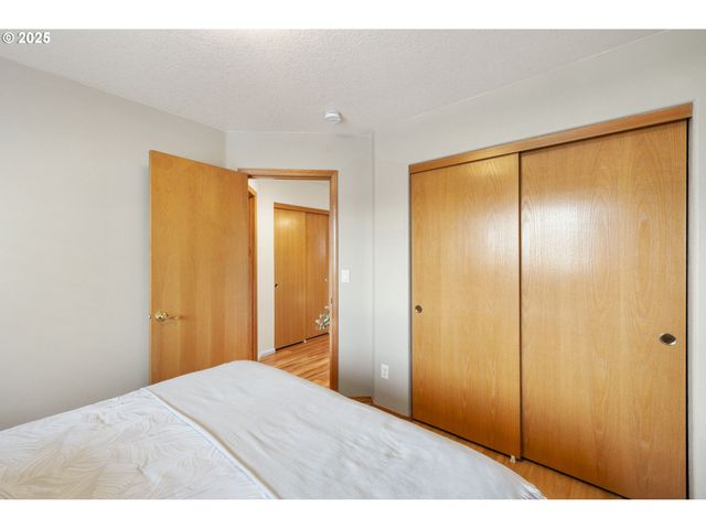 1021 Sw 24TH St, Troutdale, OR 97060