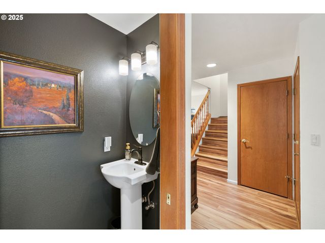 1021 Sw 24TH St, Troutdale, OR 97060