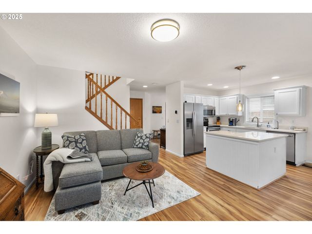 1021 Sw 24TH St, Troutdale, OR 97060