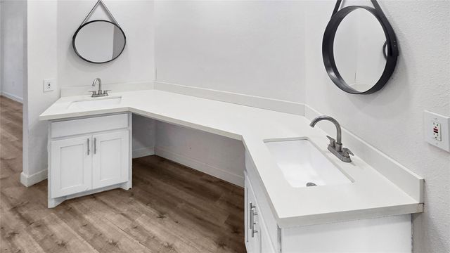 12811 Ashford Knoll Drive, Houston, TX 77082