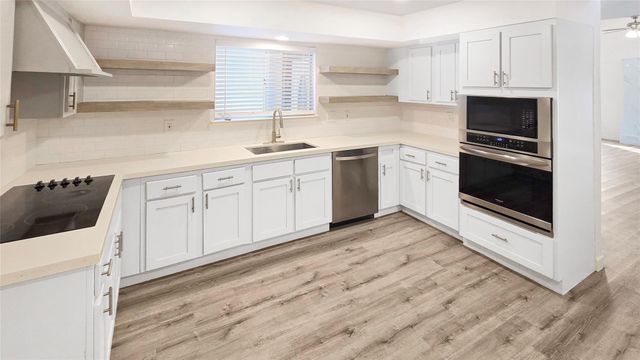 12811 Ashford Knoll Drive, Houston, TX 77082