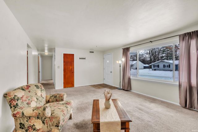 2316 Lima Lane, Fort Wayne, IN 46818