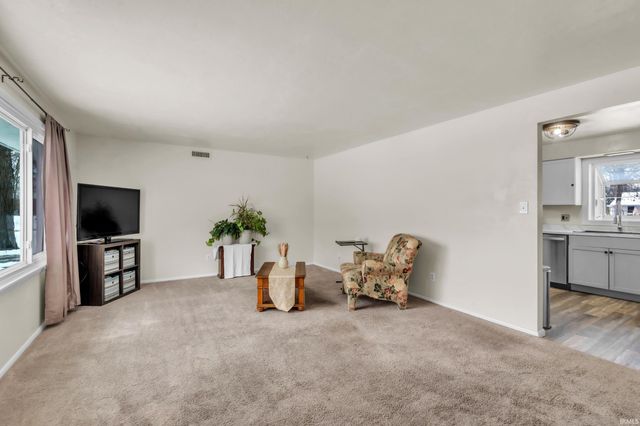 2316 Lima Lane, Fort Wayne, IN 46818