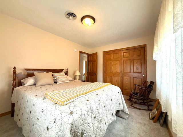 927 Woodridge Court, Decatur, IN 46733