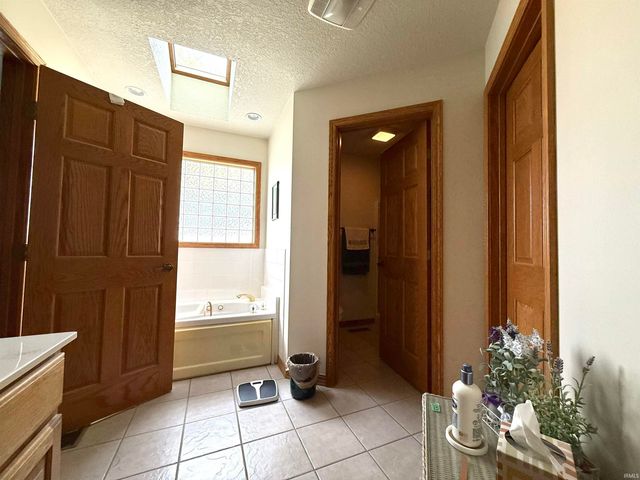 927 Woodridge Court, Decatur, IN 46733