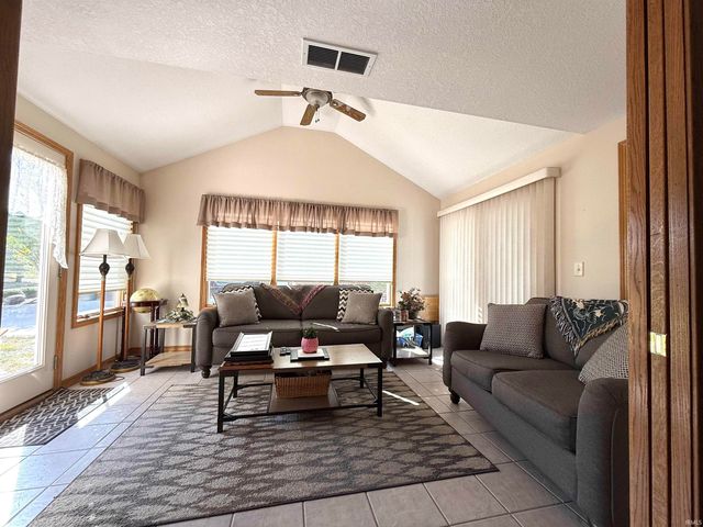 927 Woodridge Court, Decatur, IN 46733