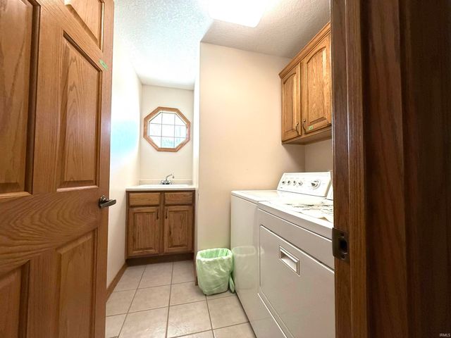 927 Woodridge Court, Decatur, IN 46733