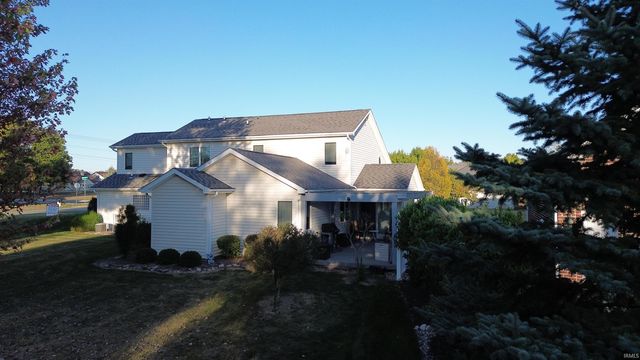 927 Woodridge Court, Decatur, IN 46733