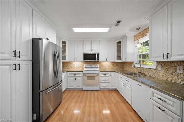 4420 Eagles Nest Drive, Winston-salem, NC 27127