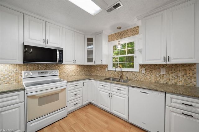 4420 Eagles Nest Drive, Winston-salem, NC 27127