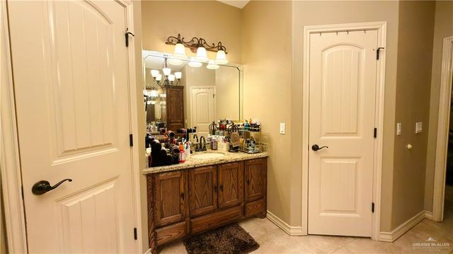 907 W Daffodil Avenue, Pharr, TX 78577