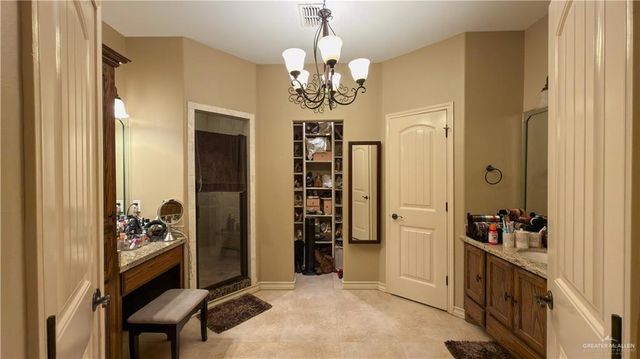 907 W Daffodil Avenue, Pharr, TX 78577