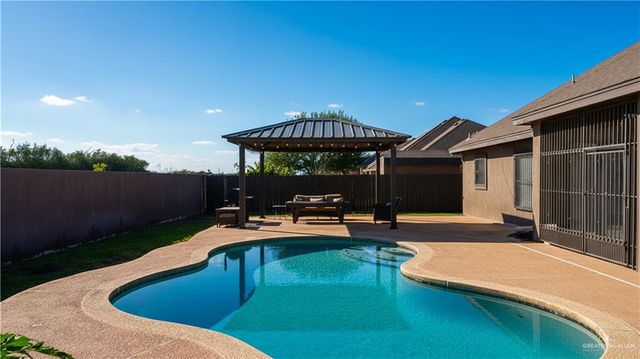 907 W Daffodil Avenue, Pharr, TX 78577